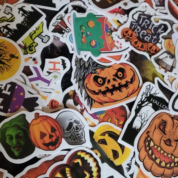 NWT 100 Halloween Theme Stickers - Picture 2 of 3